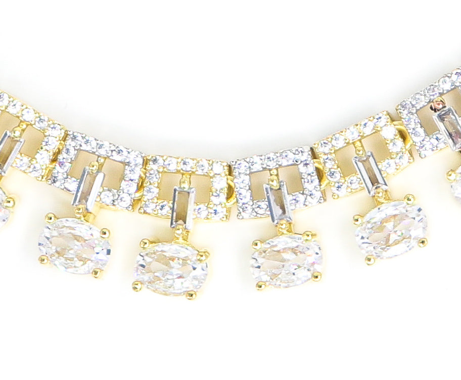 SAMPOORN'S AMERICAN DIAMOND STUDDED GOLD PLATED STONE NECKLACE WITH EARRINGS