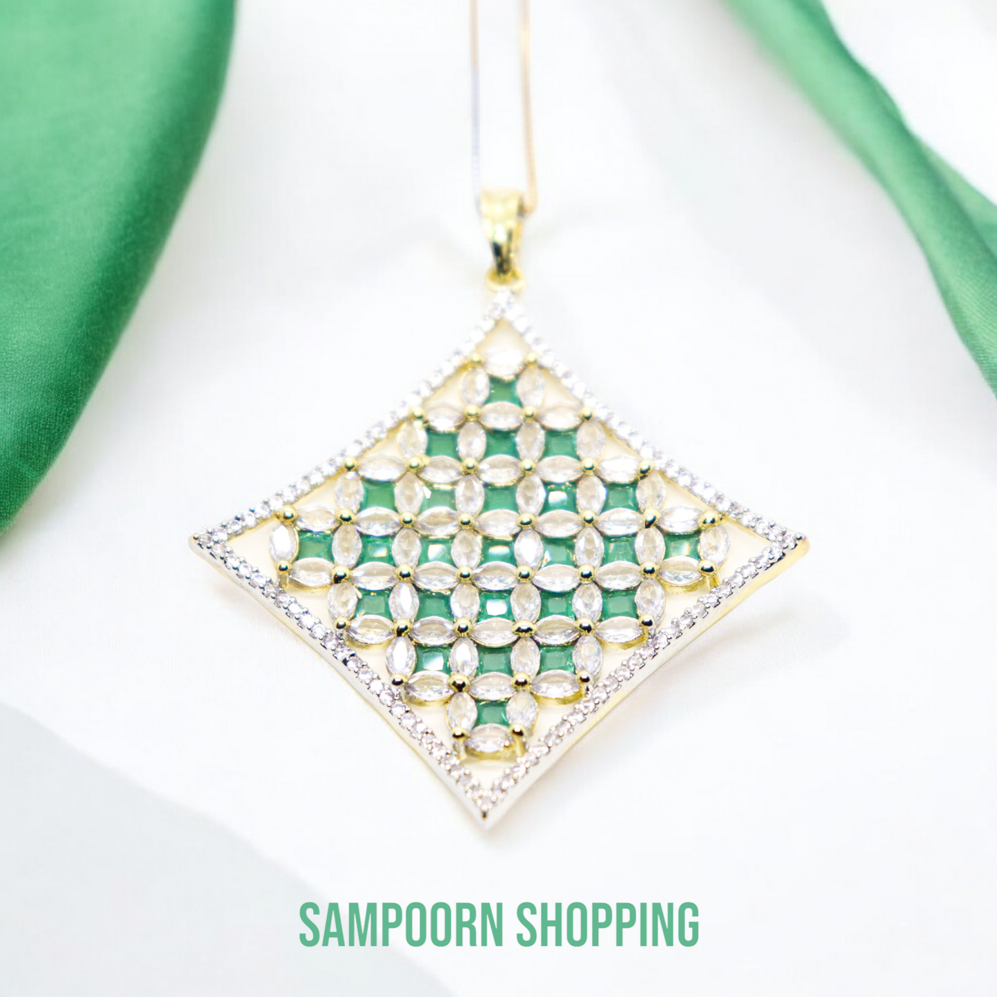 The Emerald Diamond Pendant Set